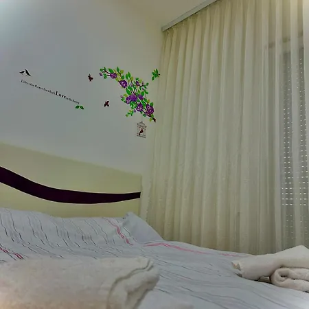 Clover Apartman