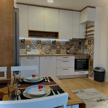 Clover Apartment