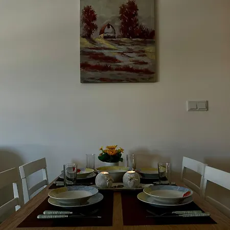 Clover Apartment *