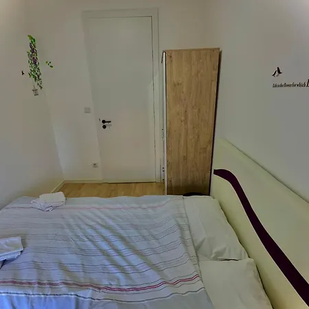 Clover Apartment *